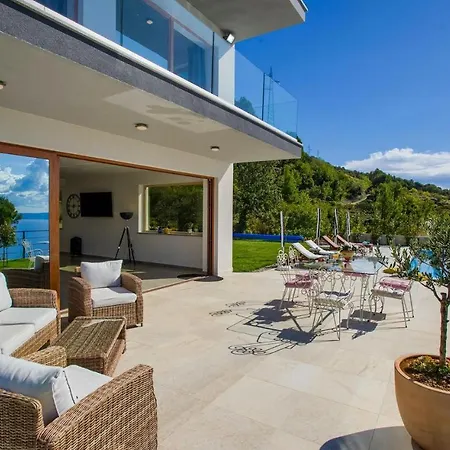 Yanko Holiday home *
