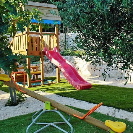 Yanko Holiday home *